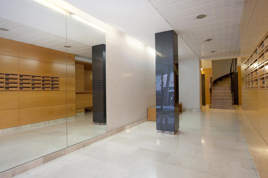 Letsgo Camp Nou Apartment Barcelona Exterior photo