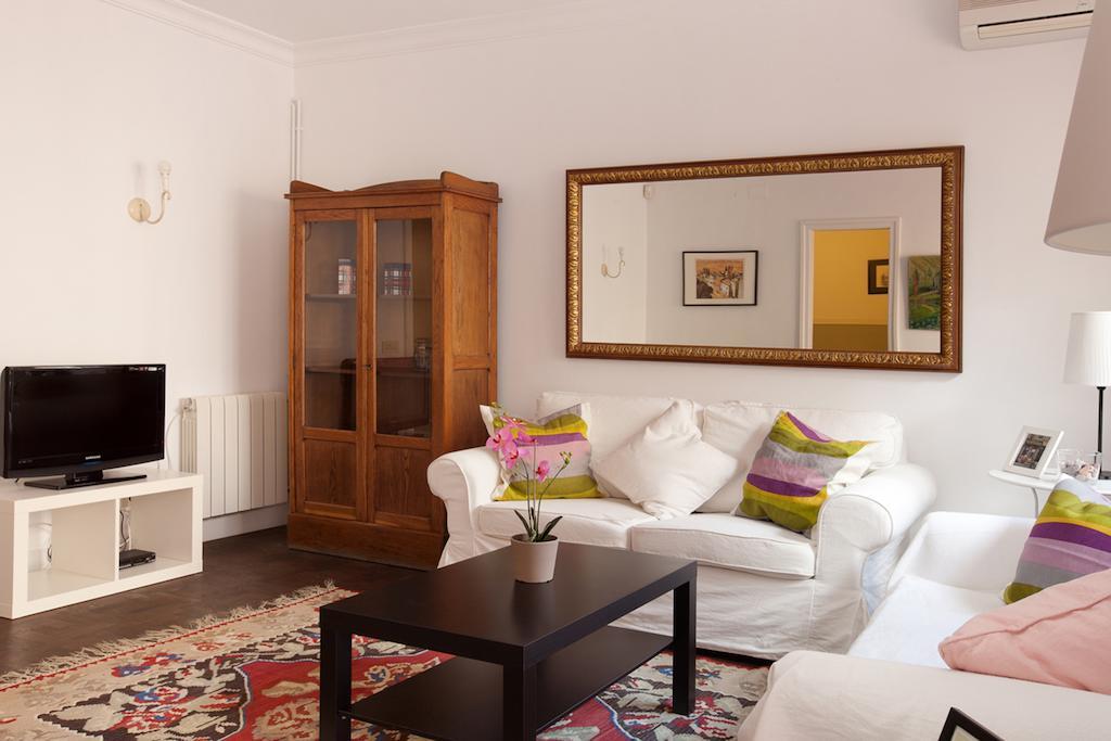 Letsgo Camp Nou Apartment Barcelona Room photo