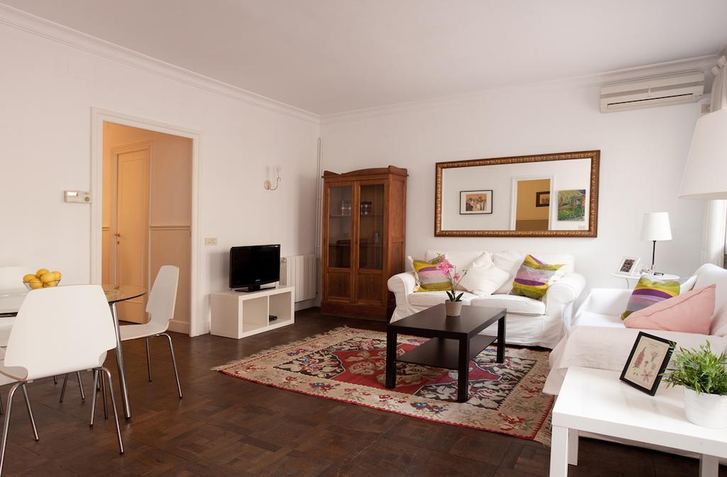 Letsgo Camp Nou Apartment Barcelona Exterior photo