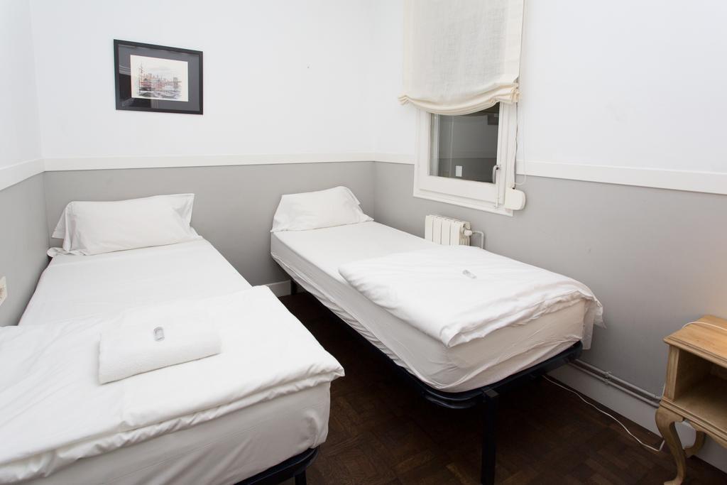 Letsgo Camp Nou Apartment Barcelona Exterior photo