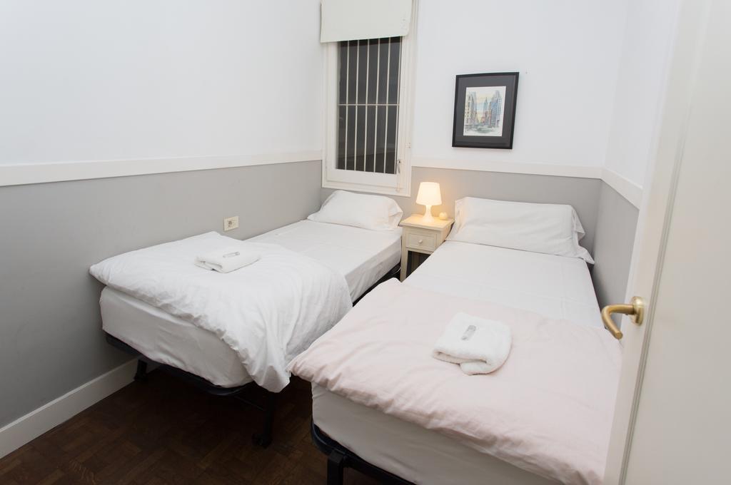 Letsgo Camp Nou Apartment Barcelona Exterior photo